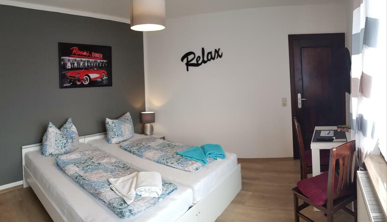Gaestezimmer & Ferienwohnungen Thon Herbsleben Bagian luar foto