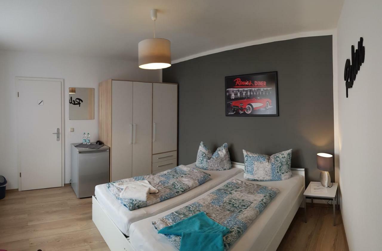 Gaestezimmer & Ferienwohnungen Thon Herbsleben Bagian luar foto