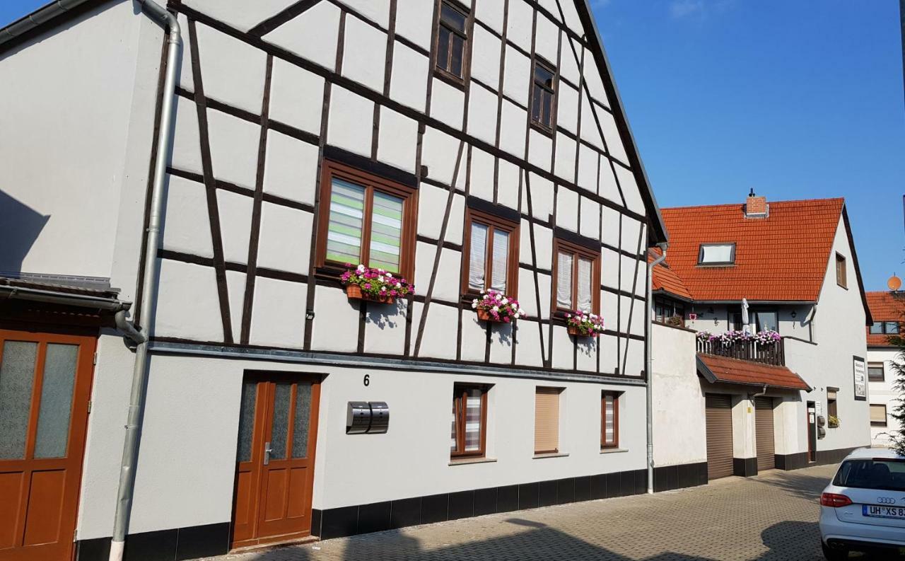 Gaestezimmer & Ferienwohnungen Thon Herbsleben Bagian luar foto